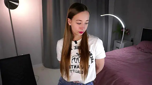 LorettaKay online show from November 26, 5:07 am