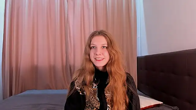 HazeLuneth online show from February 17, 6:33 am