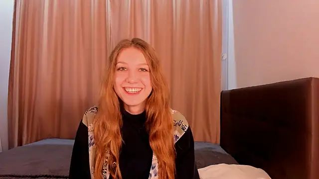 HazeLuneth online show from February 16, 7:40 am