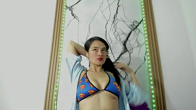 dulce maria hh online show from November 20, 9:15 pm