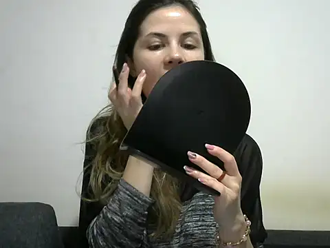 Erii18 online show from November 28, 11:21 am