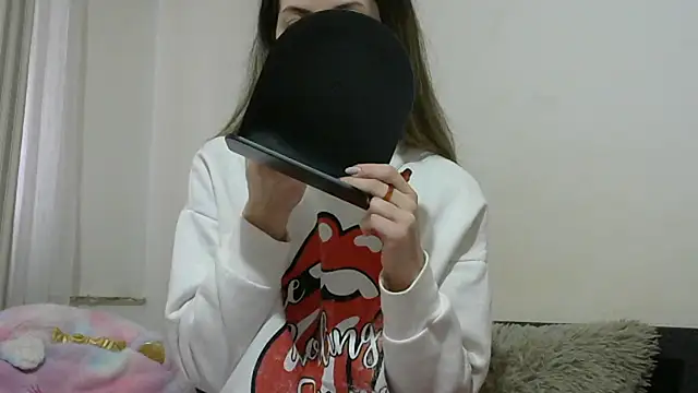 Erii18 online show from February 9, 12:14 pm