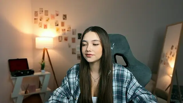 Vexorine online show from March 18, 7:48 pm