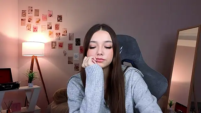 Vexorine online show from February 7, 7:33 pm