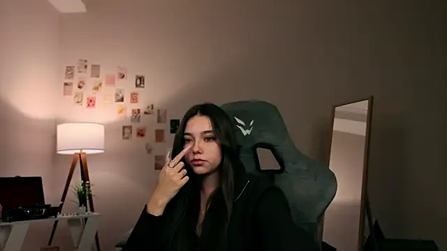 Vexorine online show from November 30, 7:47 pm