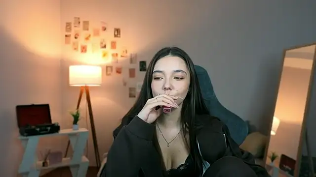 Vexorine online show from April 16, 8:09 pm