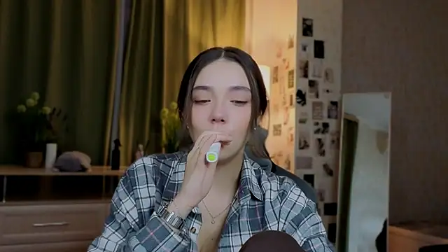 Vexorine online show from May 19, 7:21 pm