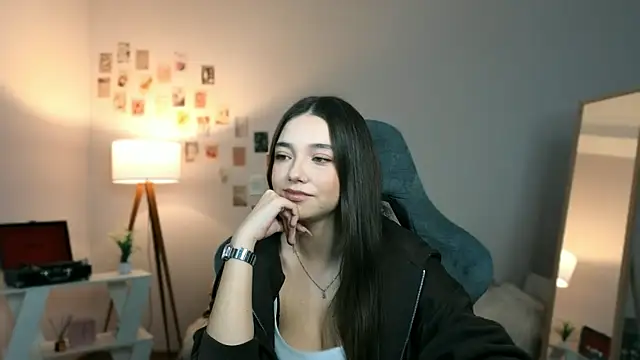 Vexorine online show from April 8, 7:59 pm