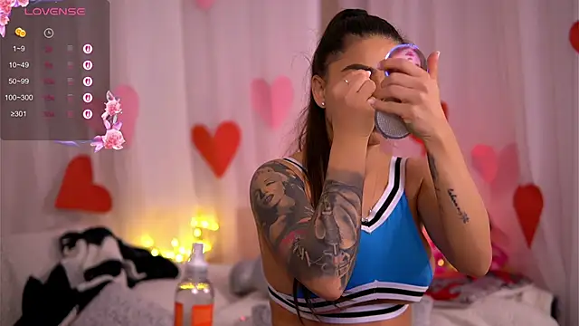 PureEllieX online show from February 26, 5:51 am