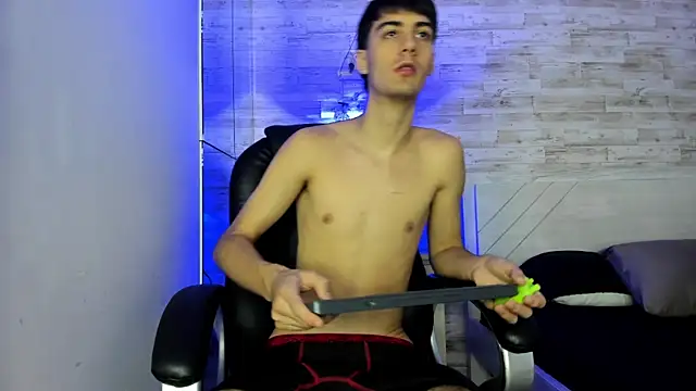 Emir Ozan  online show from November 30, 11:00 am