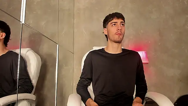 Emir Ozan  online show from February 17, 7:55 pm