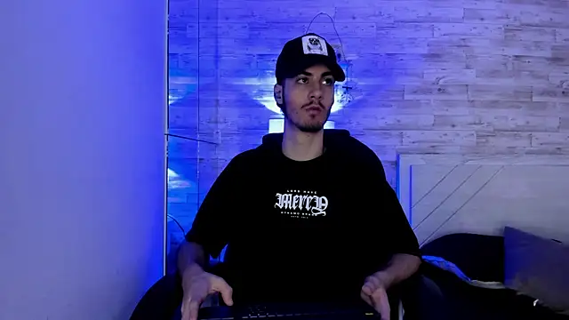 Emir Ozan  online show from December 20, 11:24 am