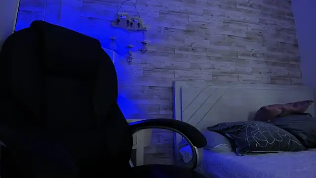 Emir Ozan  online show from January 9, 7:10 pm