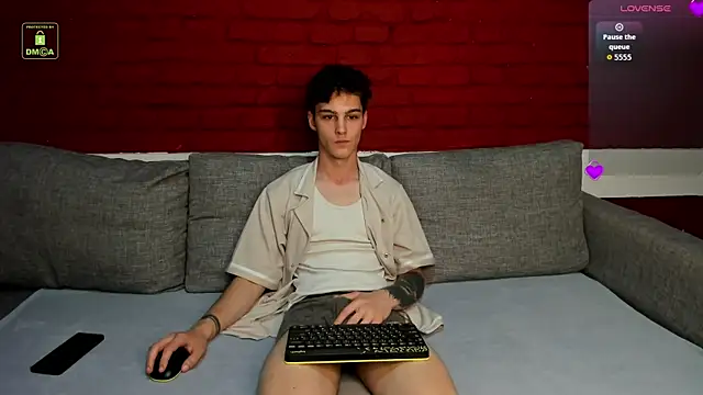 Snapshot of Adam_Porrter chatting on June 20, 4:23 pm Adam Porrter online show from June 20, 4:23 pm