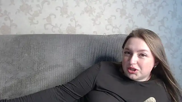Snapshot of GirlPlayer chatting on June 15, 7:41 am GirlPlayer online show from June 15, 7:41 am