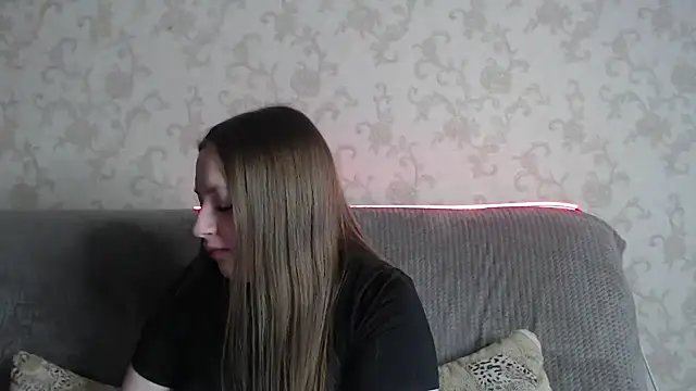 GirlPlayer online show from February 24, 8:15 am