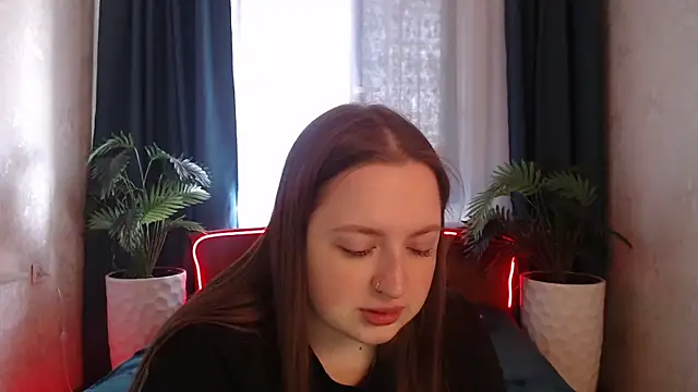 GirlPlayer online show from March 28, 8:15 am