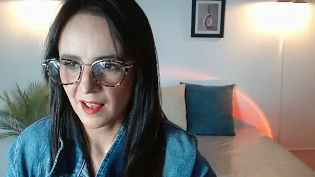 Juliana  lx online show from March 24, 2:06 pm