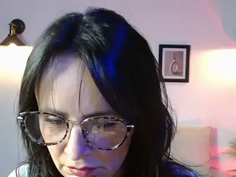 Juliana  lx online show from February 2, 1:21 pm