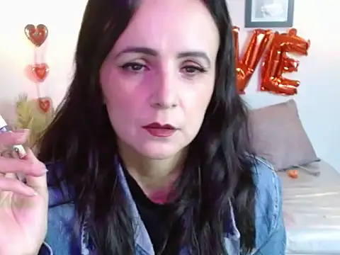 Juliana  lx online show from February 10, 1:32 pm