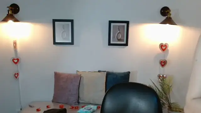 Juliana  lx online show from February 28, 2:17 pm