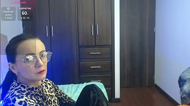 Juliana  lx online show from November 26, 1:22 pm