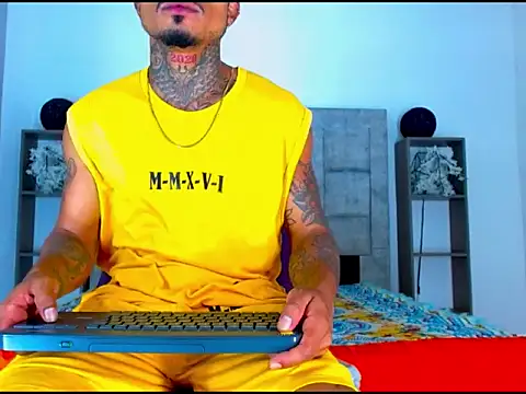 Hot Latino x online show from February 10, 12:37 pm