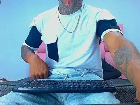 Hot Latino x online show from February 23, 12:50 pm