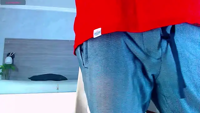 Hot Latino x online show from February 5, 12:45 pm