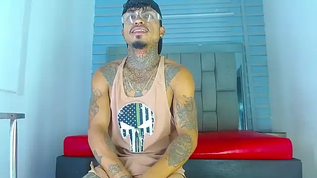 Hot Latino x online show from March 15, 12:45 pm