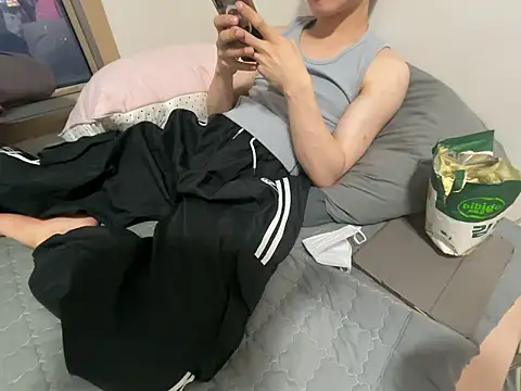   kim online show from June 7, 11:48 am