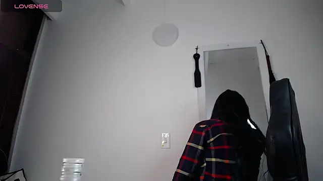 Snapshot of LunaAponte chatting on February 6, 3:24 am LunaAponte online show from February 6, 3:24 am