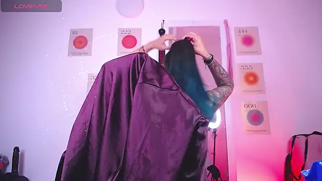 Snapshot of LunaAponte chatting on February 27, 2:45 am LunaAponte online show from February 27, 2:45 am