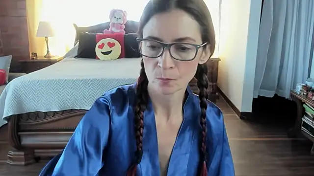 Charlotte-Willson online show from March 31, 2:52 pm