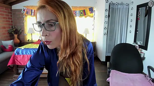 Snapshot of Charlotte-Willson chatting on June 27, 4:13 pm Charlotte-Willson online show from June 27, 4:13 pm