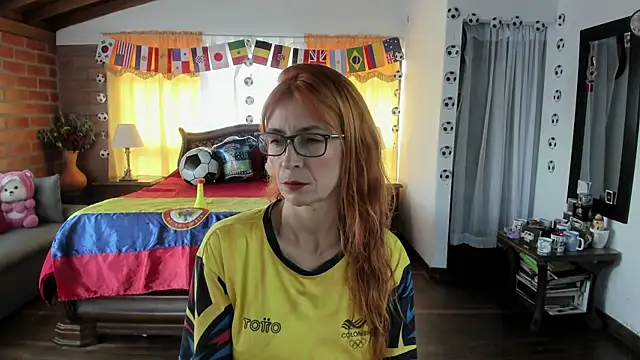 Snapshot of Charlotte-Willson chatting on June 17, 4:39 pm Charlotte-Willson online show from June 17, 4:39 pm