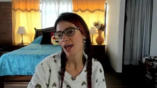 Charlotte-Willson online show from March 13, 8:25 pm