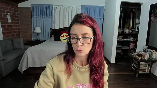 Charlotte-Willson online show from November 26, 1:05 am