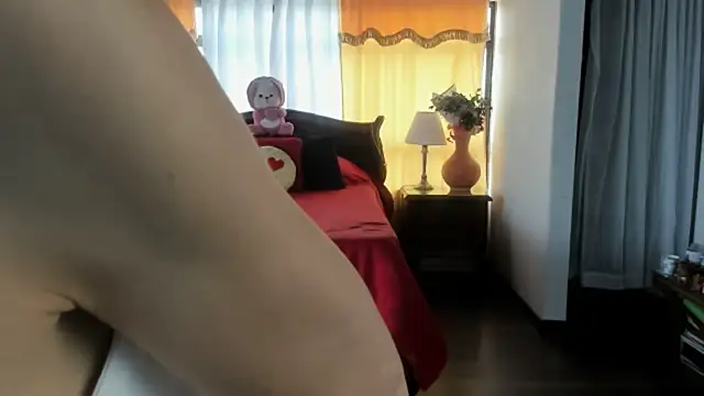 Charlotte-Willson online show from March 25, 6:40 pm