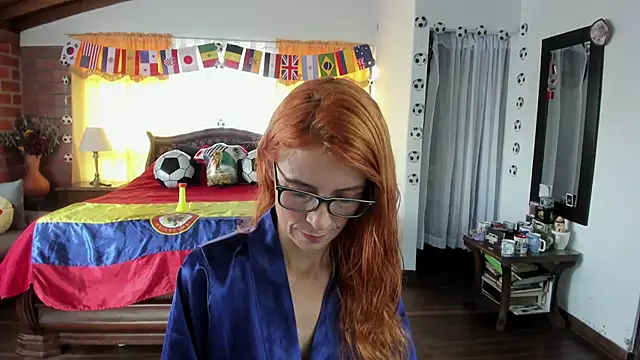 Snapshot of Charlotte-Willson chatting on June 16, 4:07 pm Charlotte-Willson online show from June 16, 4:07 pm