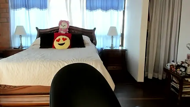 Charlotte-Willson online show from February 9, 9:46 pm