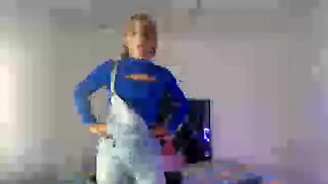 Venus2357 online show from April 20, 9:45 am