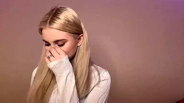 Snapshot of KarissaBoisse chatting on November 27, 5:35 pm KarissaBoisse online show from November 27, 5:35 pm