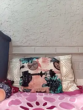 Sweethoneypot25 online show from March 5, 9:28 am