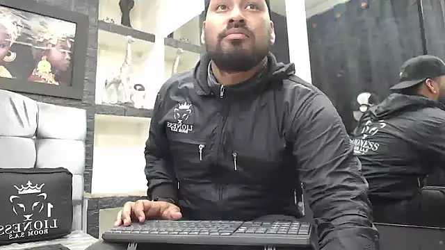 Liam hairy online show from November 29, 2:55 am