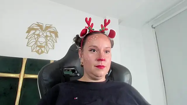 Sophiie Rouse  online show from December 2, 2:34 am