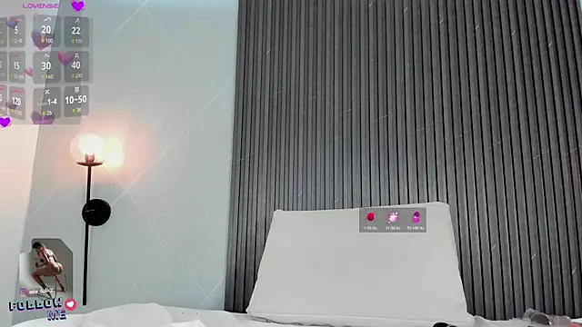 Snapshot of mia_dollce chatting on June 3, 2:33 pm mia dollce online show from June 3, 2:33 pm