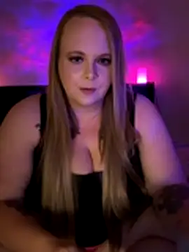 Snapshot of AllieRose94 chatting on November 30, 4:24 am AllieRose94 online show from November 30, 4:24 am