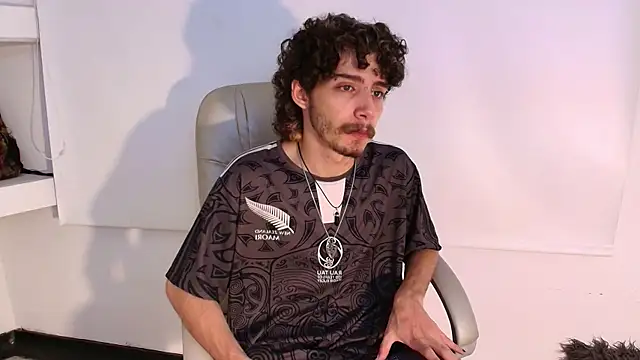 JojoBraando online show from April 7, 12:12 am