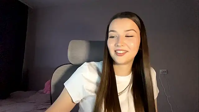 Annie SmiIe online show from November 24, 10:15 am